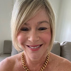 Meet your Posher, Christine